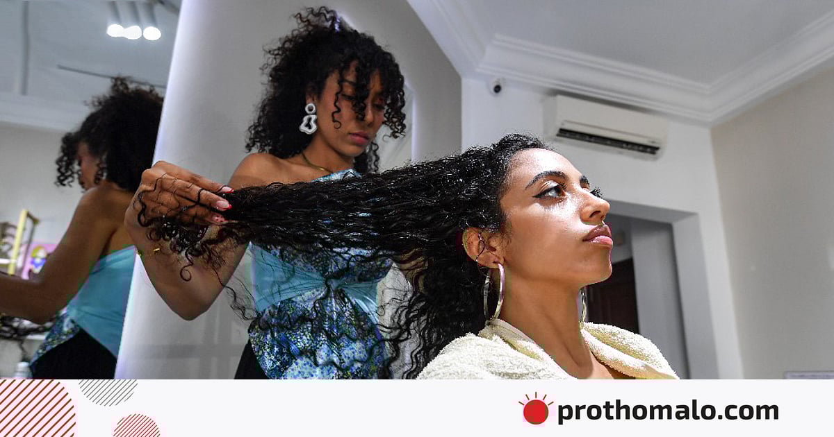 Paypoqda birinchi shaxs nuqtai nazaridan HD pornografiyasini onlayn tomosha qiling. Oh, shahvoniy ayol.