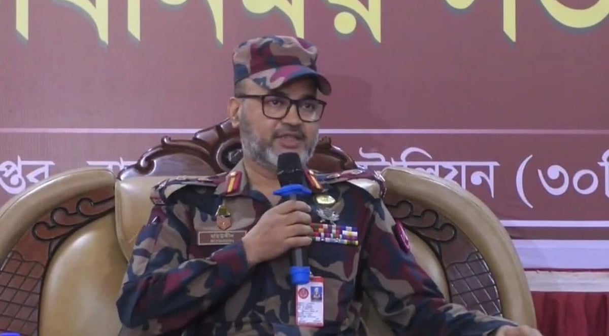 মতবিনিময় সভায় বক্তব্য দেন বিজিবি রামু সেক্টরের কমান্ডার কর্নেল মোহাম্মদ মহিউদ্দিন আহমেদ