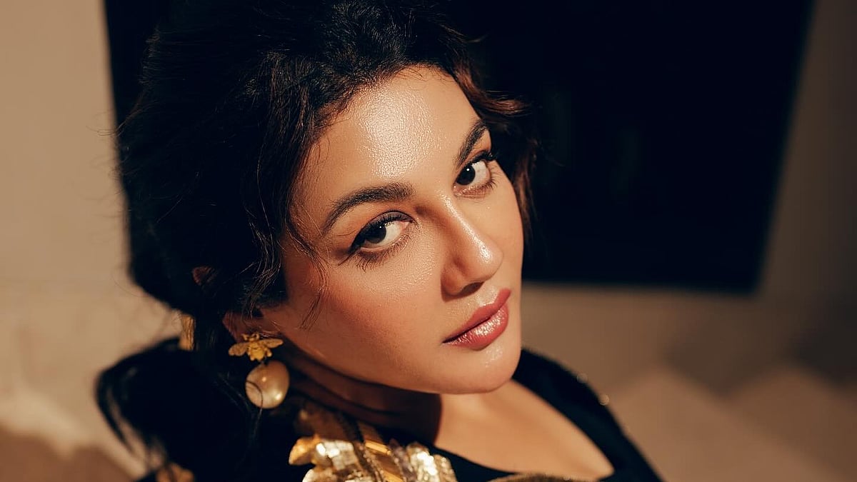 নতুন ৭ ছবিতে জয়া