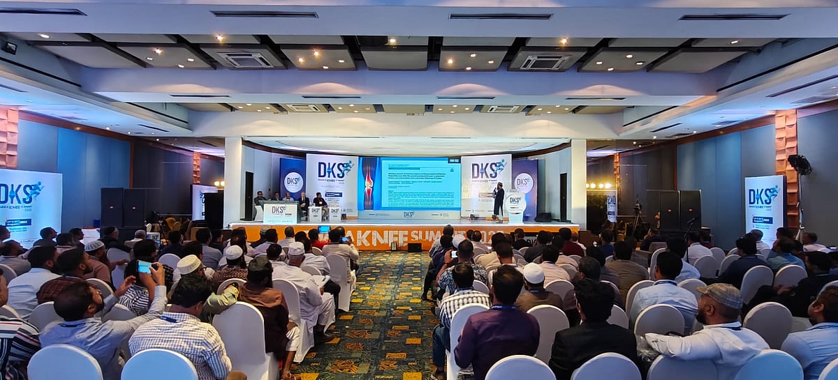 ঢাকা নি সামিটে প্যানেল আলোচনা