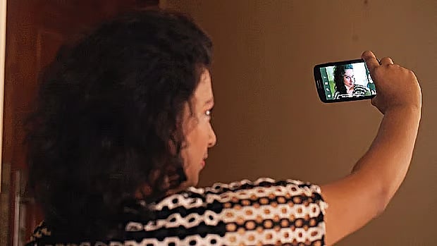 সেলফি তুলতে গিয়ে বিপদে পড়েন অনেকে