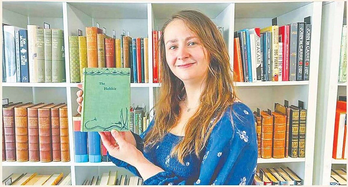 দ্য হবিট উপন্যাসের বিরল প্রথম সংস্করণের কপিটি যুক্তরাজ্যের ব্রিস্টলের একটি বাড়িতে পাওয়া গেছে