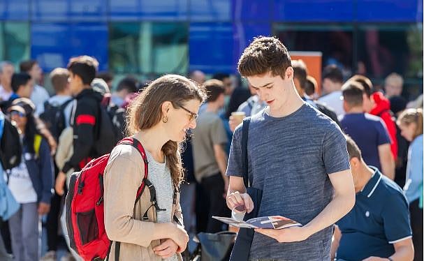 যুক্তরাষ্ট্রে শিক্ষার্থীদের দেশটিতে থাকার মেয়াদ সীমিত করার নতুন প্রস্তাব দিয়েছে ট্রাম্প প্রশাসন