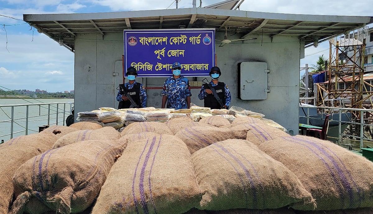 মিয়ানমারে পাচারের সময় বস্তাভর্তি আলু জব্দ করে কোস্ট গার্ড