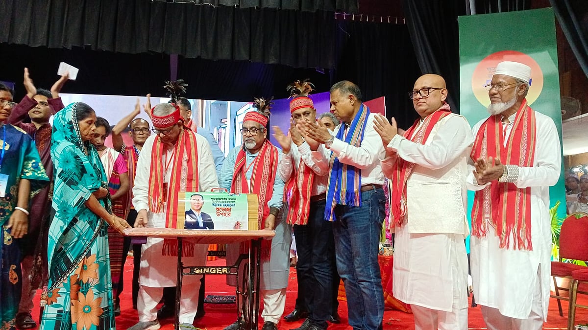 ময়মনসিংহে ক্ষুদ্র জাতিগোষ্ঠীর জাতীয় প্রতিনিধি সমাবেশে উপস্থিত হন বিএনপির মহাসচিব মির্জা ফখরুল ইসলাম আলমগীর। আজ বিকেলে ময়মনসিংহ নগরের টাউন হলের তারেক স্মৃতি অডিটরিয়ামে