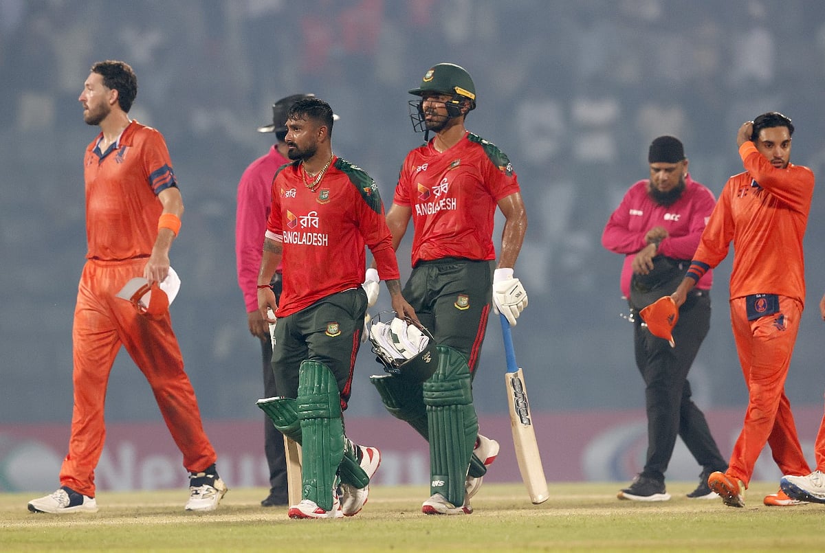 জয়ের পর মাঠ ছাড়ছেন লিটন ও সাইফ