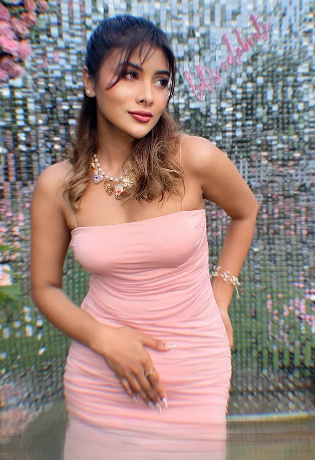 Lezbiyen enagalar porno rasmlar Ovqatlanish uchun porno videolarni tomosha qiling