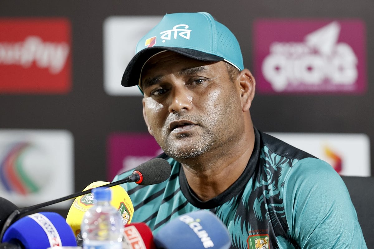 বাংলাদেশ দলের সিনিয়র সহকারী কোচ মোহাম্মদ সালাহউদ্দীন। আজ সিলেটে সংবাদ সম্মেলনে