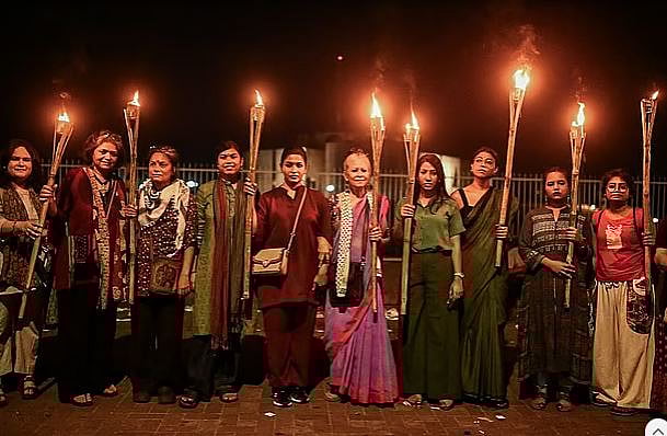 এই প্রশ্ন করতেই হয় যে, নারীর অধিকার ও জেন্ডার সমতা বিষয়টিকে কি আবারও ‘বিচ্ছিন্ন আলোচনা’ হিসেবে আলাদা করে দেওয়া হলো?