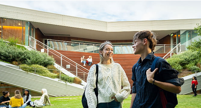 পড়াশোনার পাশাপাশি কাজের সুযোগ থাকায় অনেক শিক্ষার্থীর পছন্দ ইউরোপের দেশগুলো