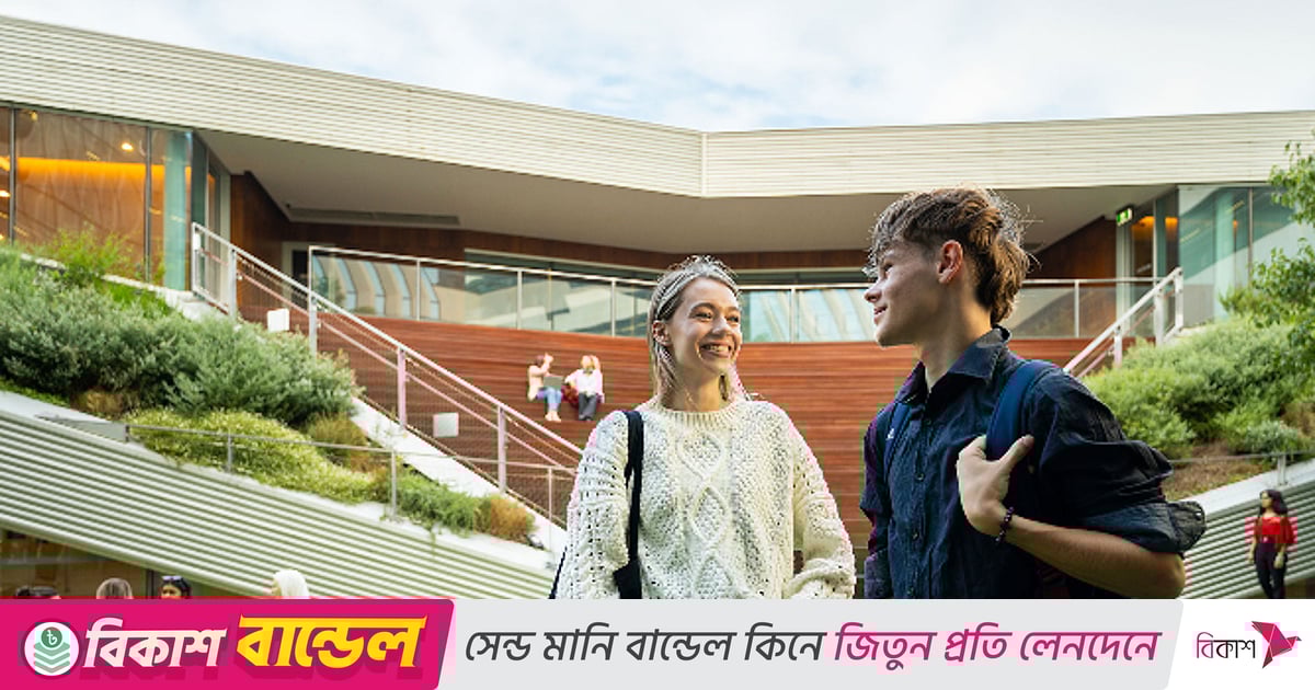 Er-xotin tajribasiz jinsiy aloqa uchun sherik qidirmoqda. Kumush ormonning yalangoch plyaji