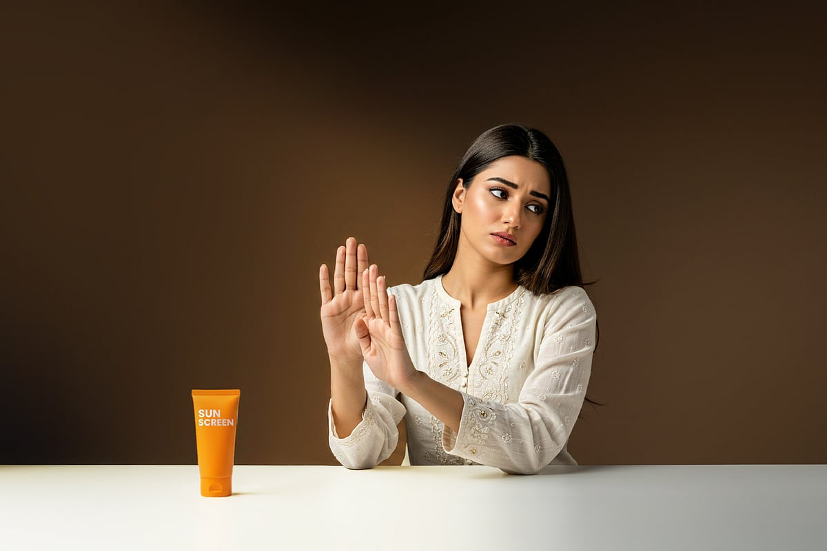 বিভিন্ন দেশে অনেক মানুষই ত্বকে সানস্ক্রিন ব্যবহার করেন। তবে বাংলাদেশের চিত্রটি এখনো অনেকটাই বিপরীত