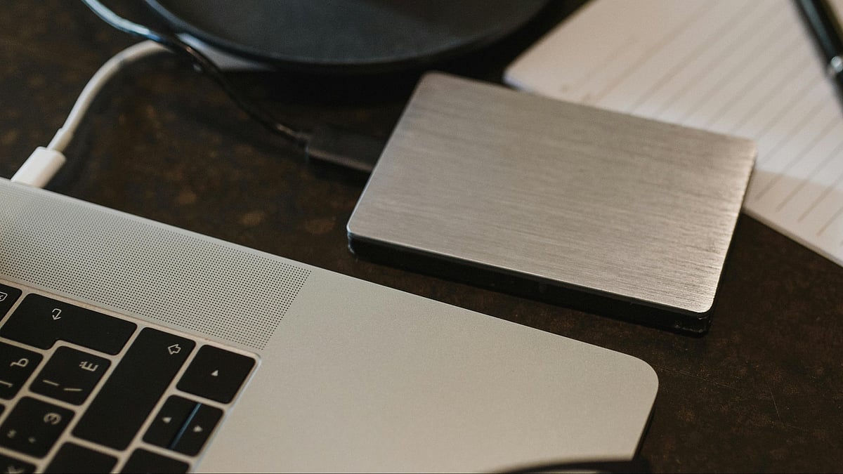 তথ্য সংরক্ষণের জন্য এক্সটার্নাল হার্ডডিস্ক ব্যবহার করেন অনেকেই