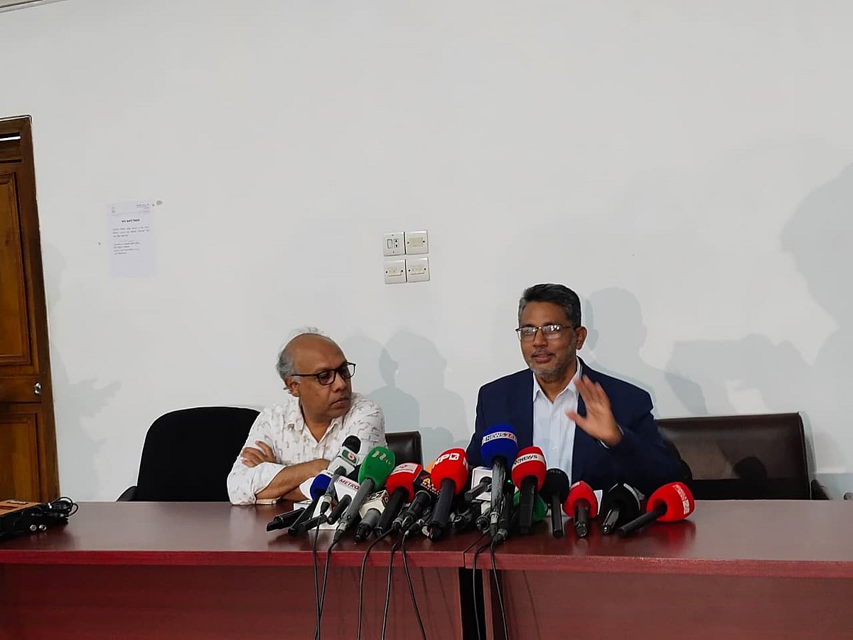 সংবাদ সম্মেলনে প্রধান রিটার্নিং কর্মকর্তা অধ্যাপক মোহাম্মদ জসীম উদ্দিন। আজ বিকেলে নবাব নওয়াব আলী চৌধুরী সিনেট ভবনে