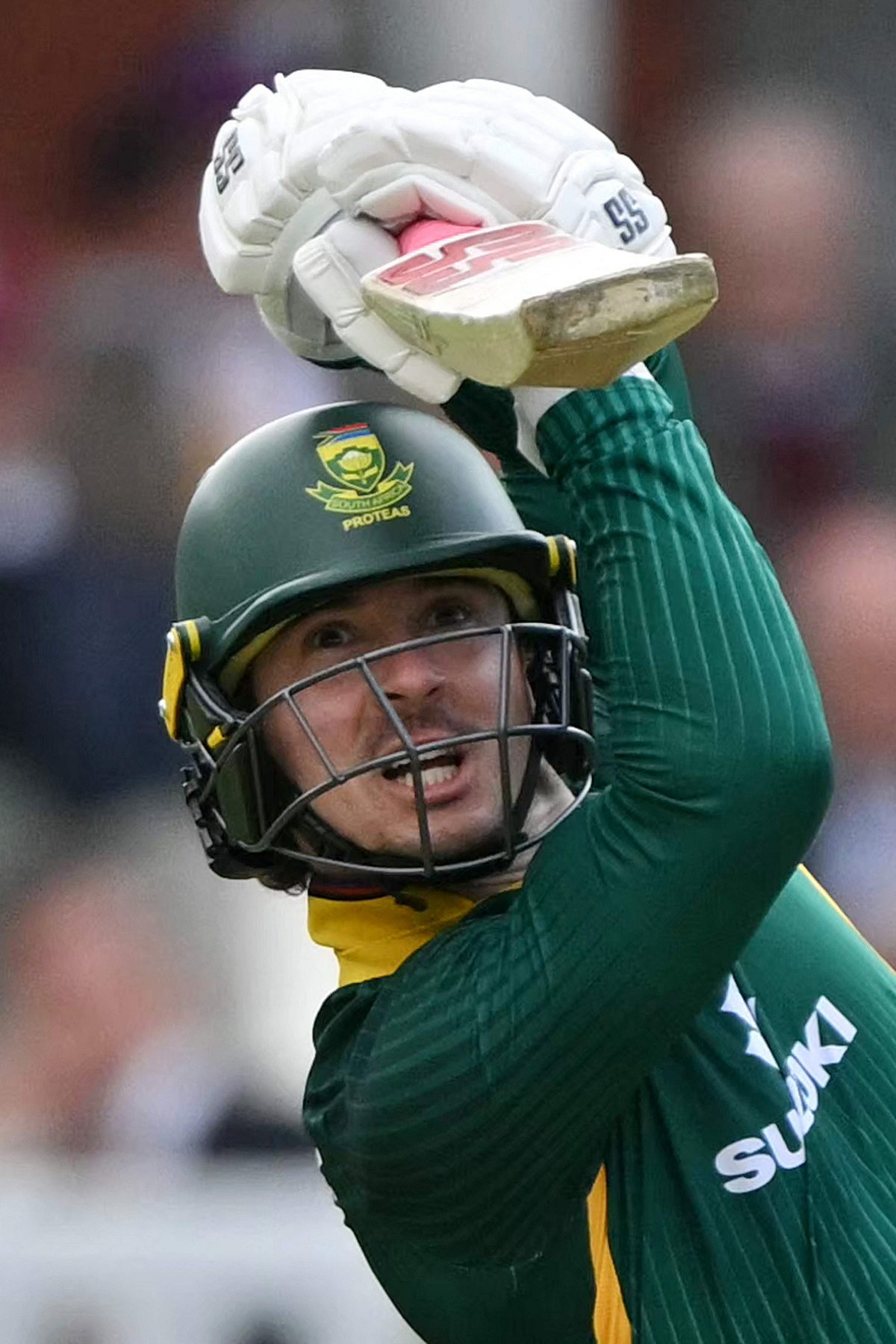 টানা পঞ্চম ফিফটির পথে ম্যাথু ব্রিটজকে