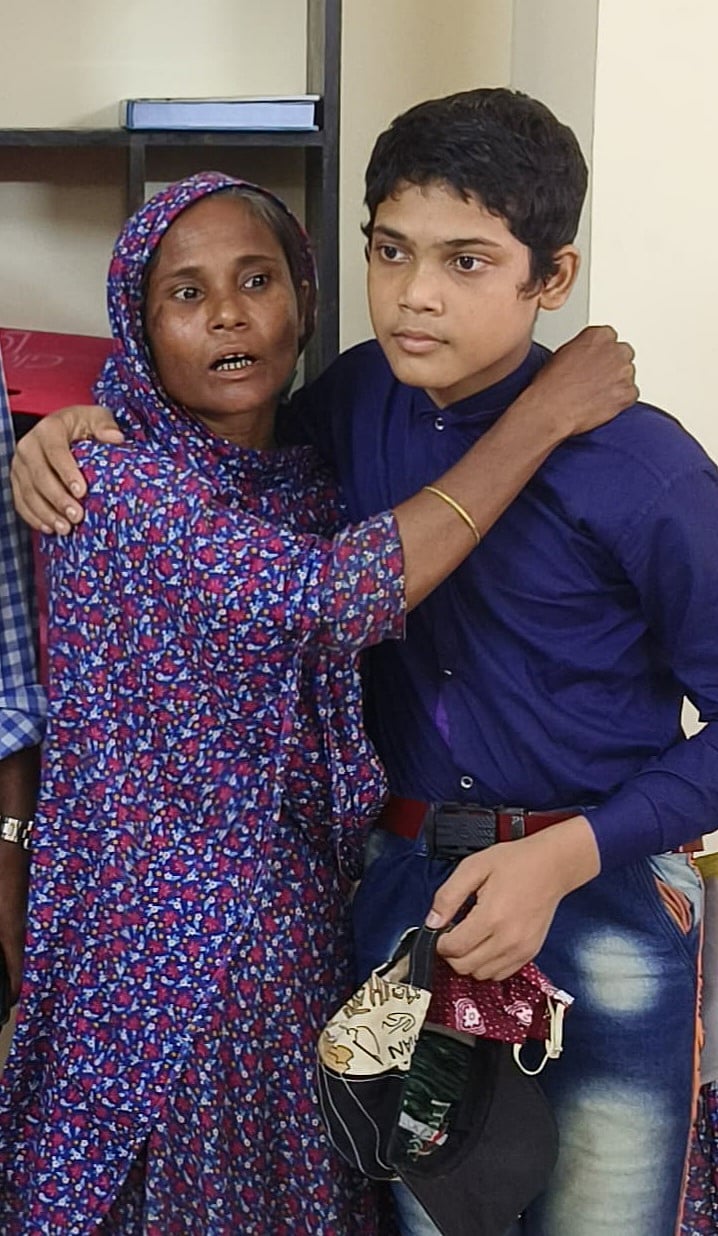 মা জহুর চাঁনের কোলে ফিরেছে নুর আলম