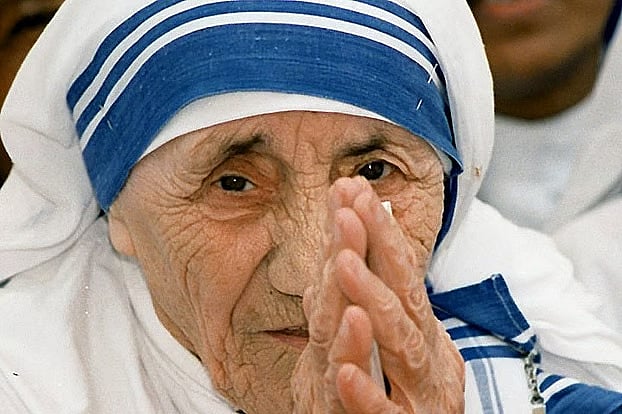 মানবসেবায় অনন্য দৃষ্টান্ত স্থাপন করেছেন মাদার তেরেসা