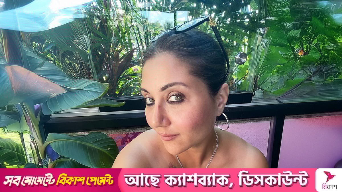 Tornavida bilan defloratsiya porno onlayn Er va uning dugonasi birinchi erkakning xotinini sikishi haqidagi porno videolar