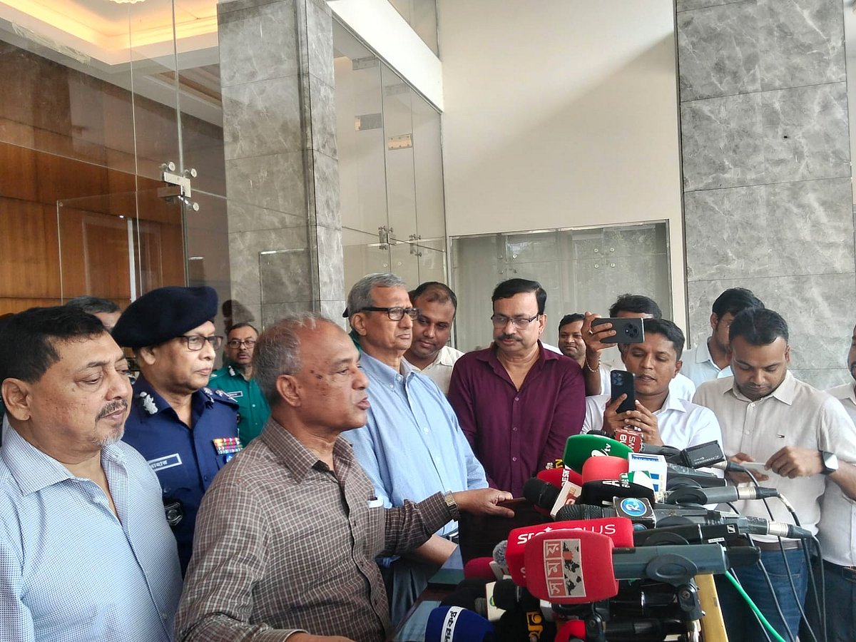 স্বরাষ্ট্র উপদেষ্টা লেফটেন্যান্ট জেনারেল (অব.) মো. জাহাঙ্গীর আলম চৌধুরী। আজ রোববার রাজধানীর রাজারবাগে