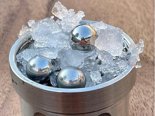 বরফ থেকে বিদ্যুৎ উৎপাদনের কৌশল আবিষ্কার করেছেন বিজ্ঞানীরা