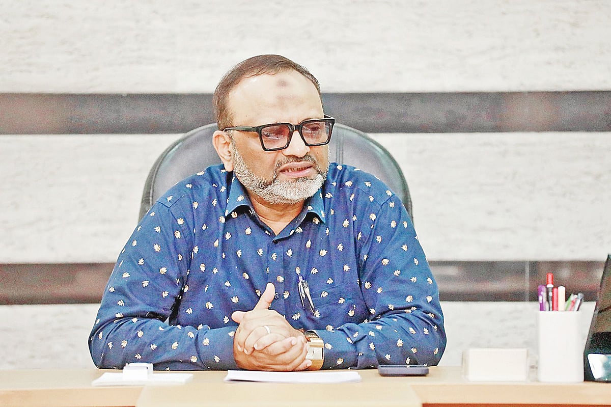 অধ্যাপক নিয়াজ আহমেদ খান