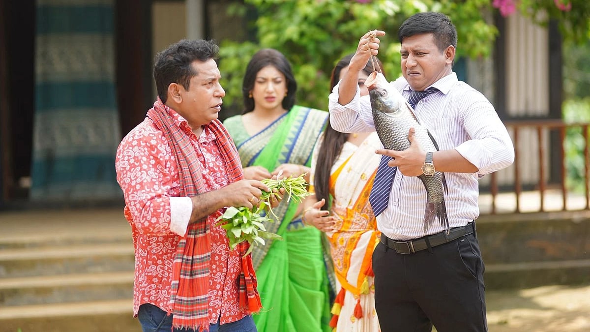 ‘জামাই টক্কর’ নাটকে মোশাররফ করিম ও শামীম হাসান সরকার। ছবি: শামীম হাসানের সৌজন্যে