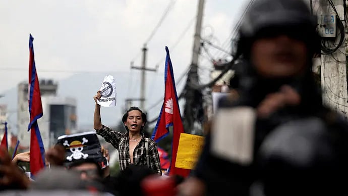 তরুণদের নেতৃত্বে ব্যাপক বিক্ষোভে উত্তাল রাজপথ। কাঠমান্ডু, নেপাল, ৮ সেপ্টেম্বর, ২০২৫