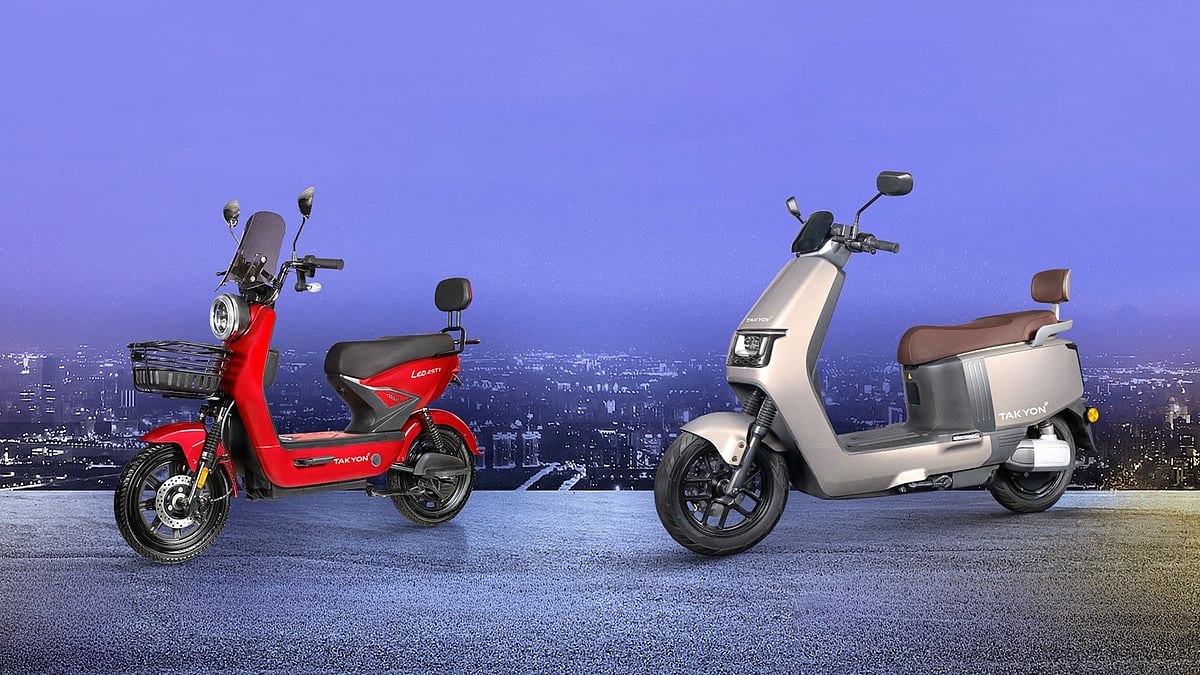 লিও ২৫টিওয়ান ও ফিউশন ২৫এফজেড  (ডানে) মডেলের বৈদ্যুতিক বাইক