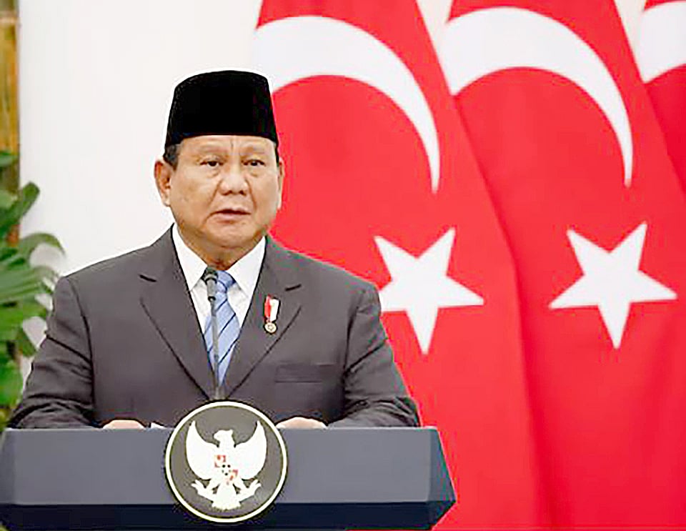 ইন্দোনেশিয়ার প্রেসিডেন্ট প্রাবোও সুবিয়ান্তো গভীর রাজনৈতিক সংকটে পড়েছেন