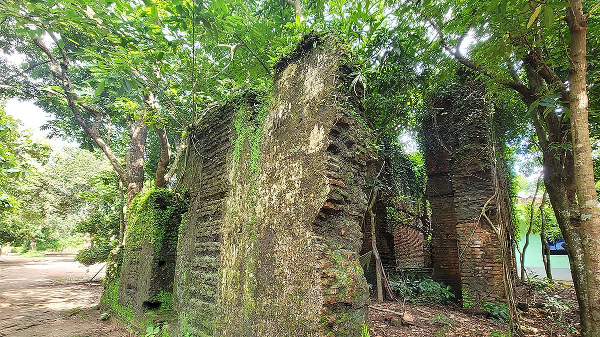 Porno orgazm bilan silkindi