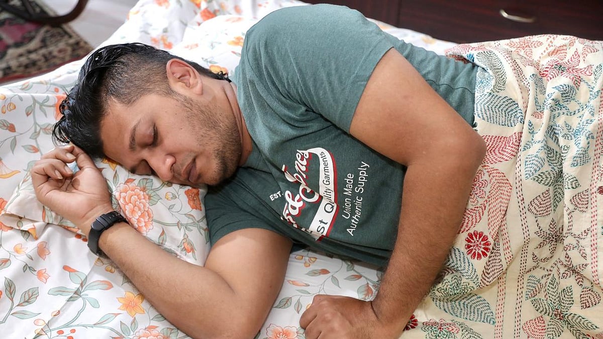 Onam va qizimiz onlayn jinsiy aloqada bolishadi Ichkarida sharhlar bilan ruscha porno