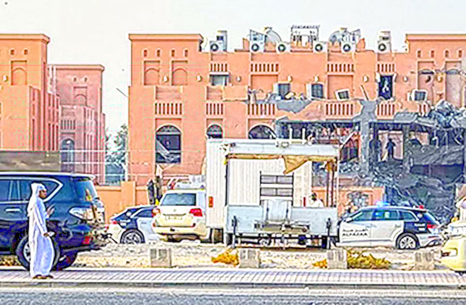 ইসরায়েলের হামলায় ক্ষতিগ্রস্ত কাতারের একটি ভবন