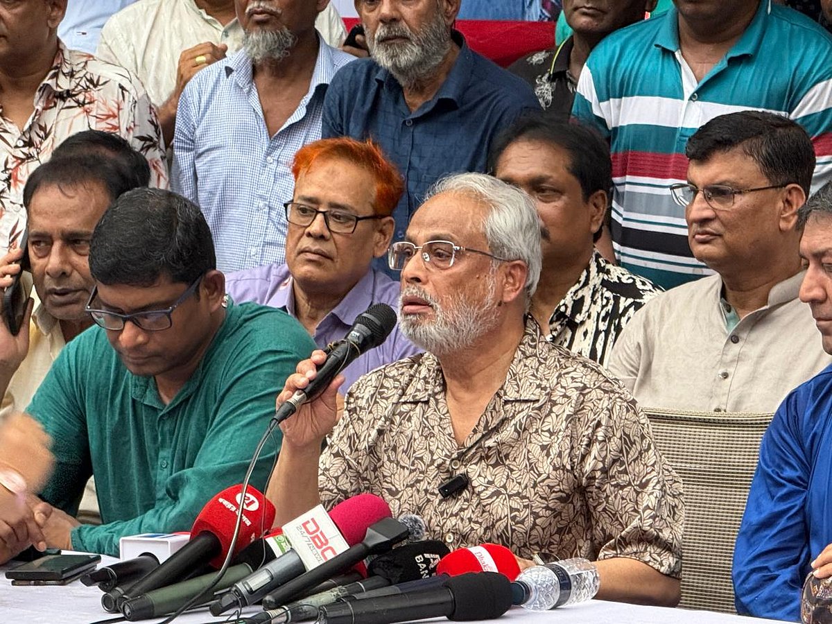 রাজধানীর কাকরাইলে জাতীয় পার্টির কেন্দ্রীয় কার্যালয়ের সামনে আয়োজিত সমাবেশে বক্তব্য দেন জি এম কাদের। ১৩ সেপ্টেম্বর