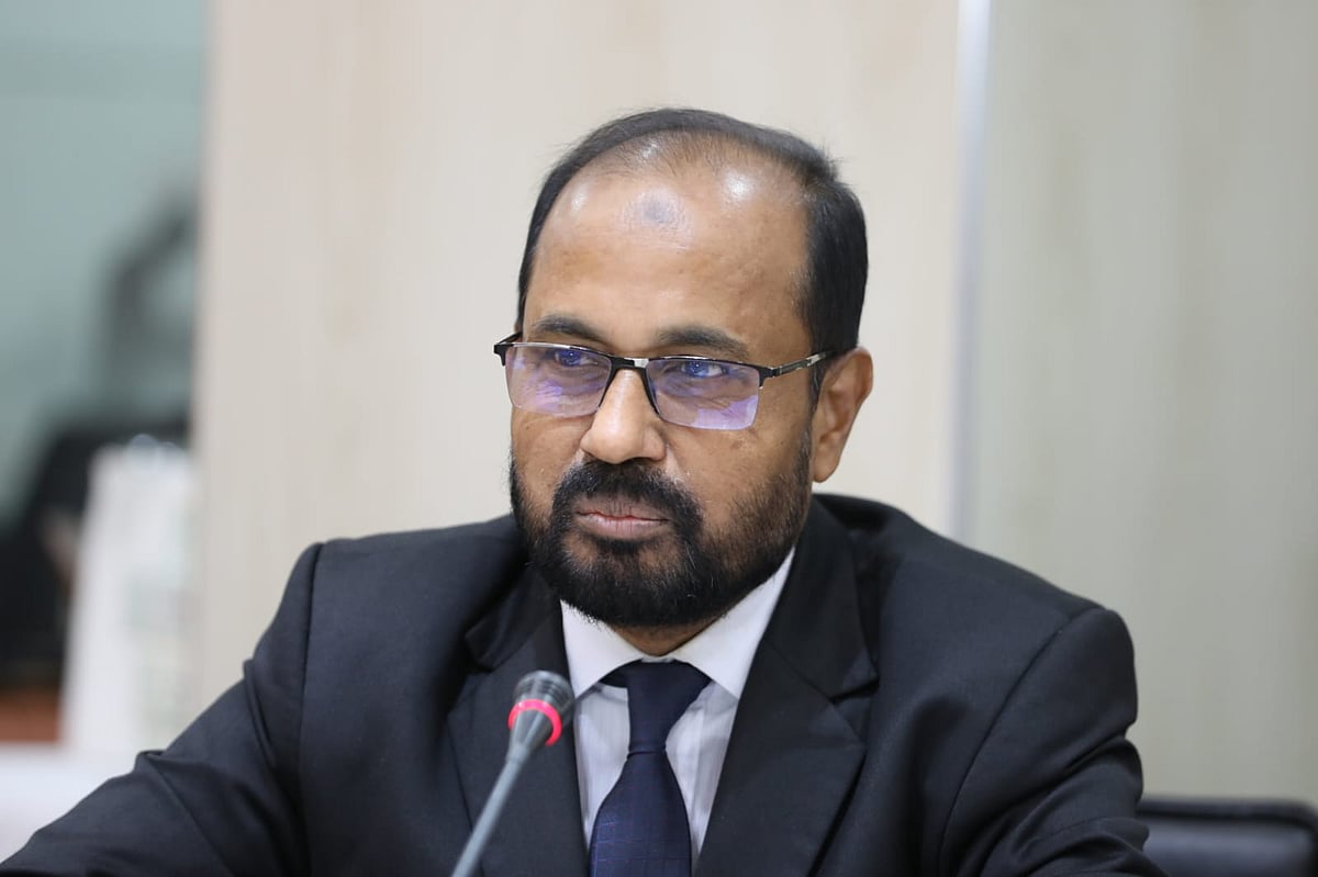 ‘নির্বাচনের জন্য রাজনৈতিক সমঝোতার পথ’ শীর্ষক গোলটেবিল বৈঠকে জামায়াতে ইসলামীর কেন্দ্রীয় নির্বাহী পরিষদের সদস্য মতিউর রহমান আকন্দ। শনিবার রাজধানীর কারওয়ান বাজারে প্রথম আলোর কার্যালয়ে