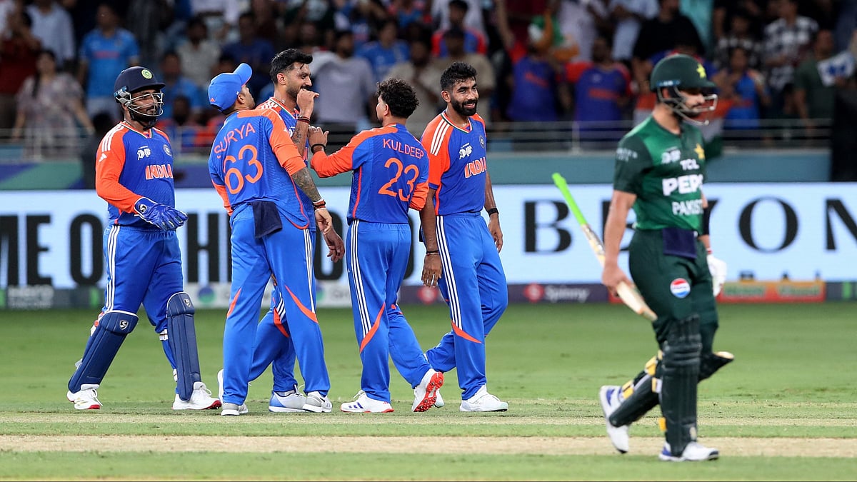 ভারতের কাছে অসহায় আত্মসমর্পণ করেছে পাকিস্তান