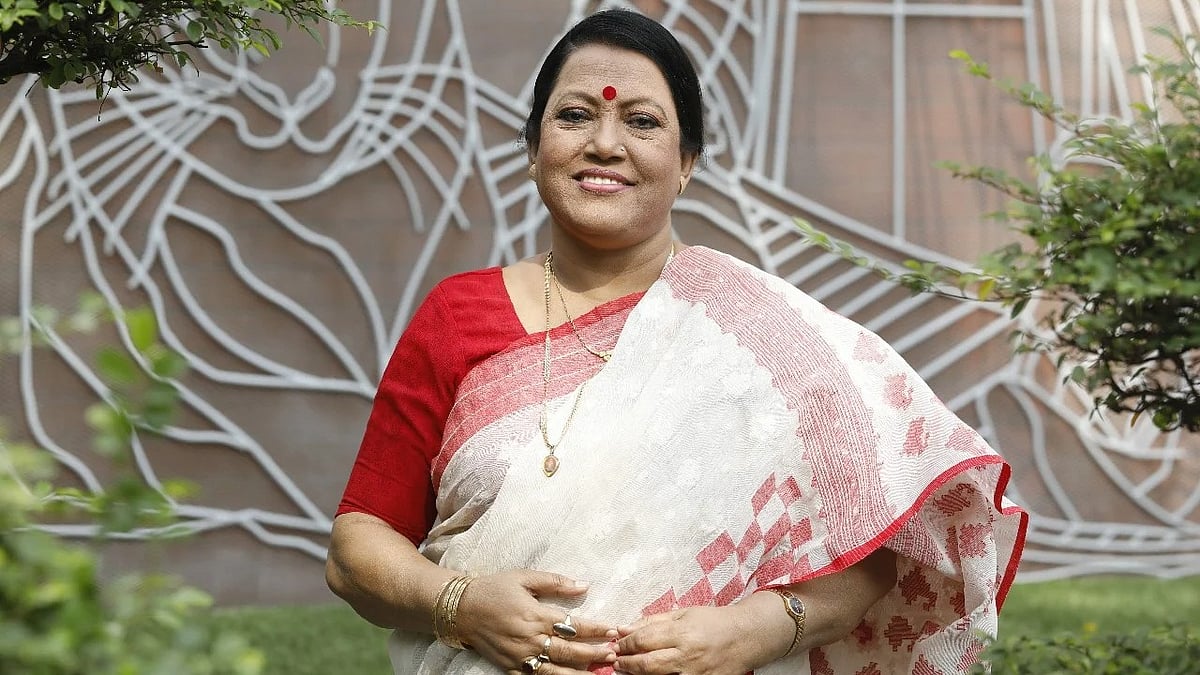 Tukli kokrakli yigitning super uzun qalin xorozi