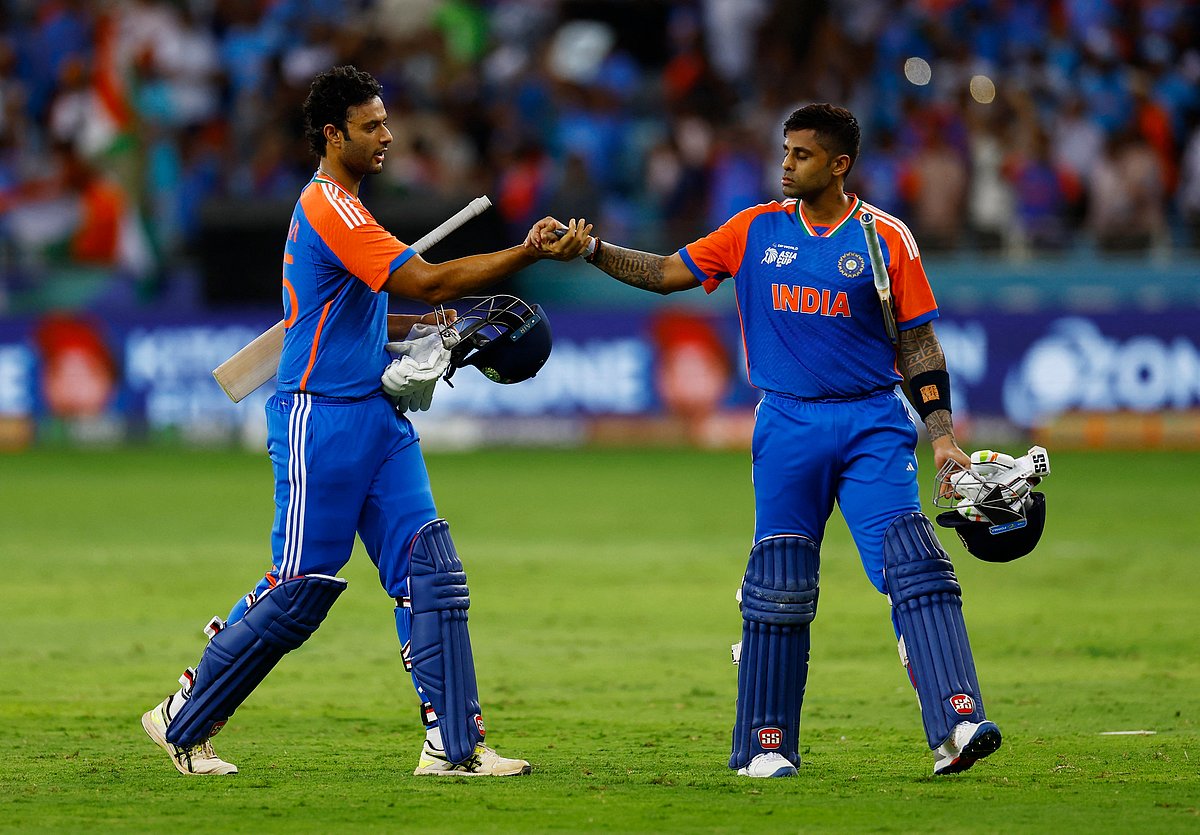 ভারতের জয়ের পর শিবম দুবের সঙ্গে সূর্যকুমার যাদব