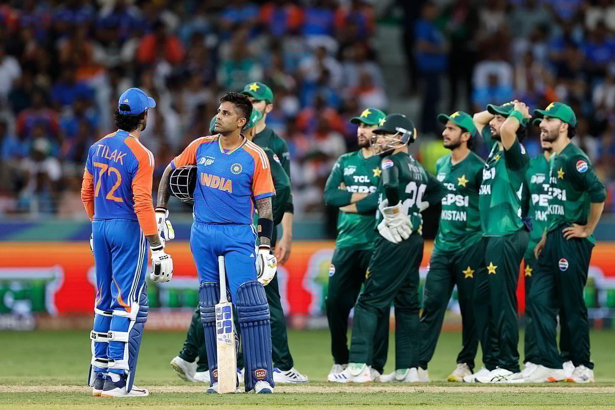 মাঠে পাকিস্তানিদের হতাশার একটি দিন উপহার দিয়েছে ভারত