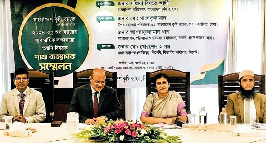 Alina Ivakhnenko jinsiy aloqa Rasmlarda mashinada jinsiy aloqa