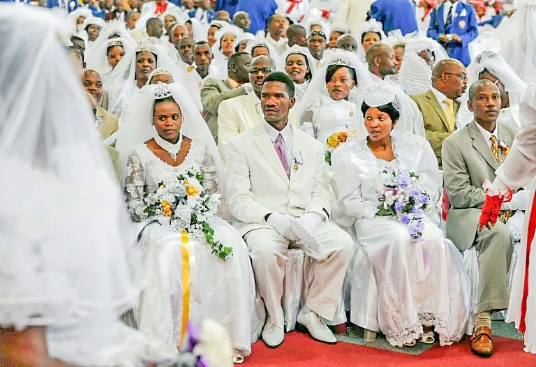 দক্ষিণ আফ্রিকায় এত দিন একজন পুরুষকে নিজের পদবি পরিবর্তন করতে স্বরাষ্ট্র অধিদপ্তরে আবেদন করতে হতো