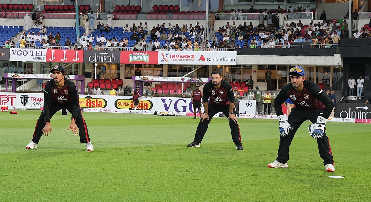 Olatni anusga kiritadi