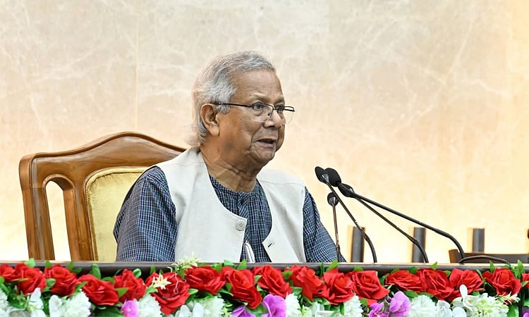 প্রধান উপদেষ্টা অধ্যাপক মুহাম্মদ ইউনূস। আজ সোমবার প্রধান উপদেষ্টার কার্যালয়ের শাপলা হলে আয়োজিত ‘ইয়ুথ ভলান্টিয়ার অ্যাওয়ার্ড ২০২৫’ প্রদান অনুষ্ঠানে