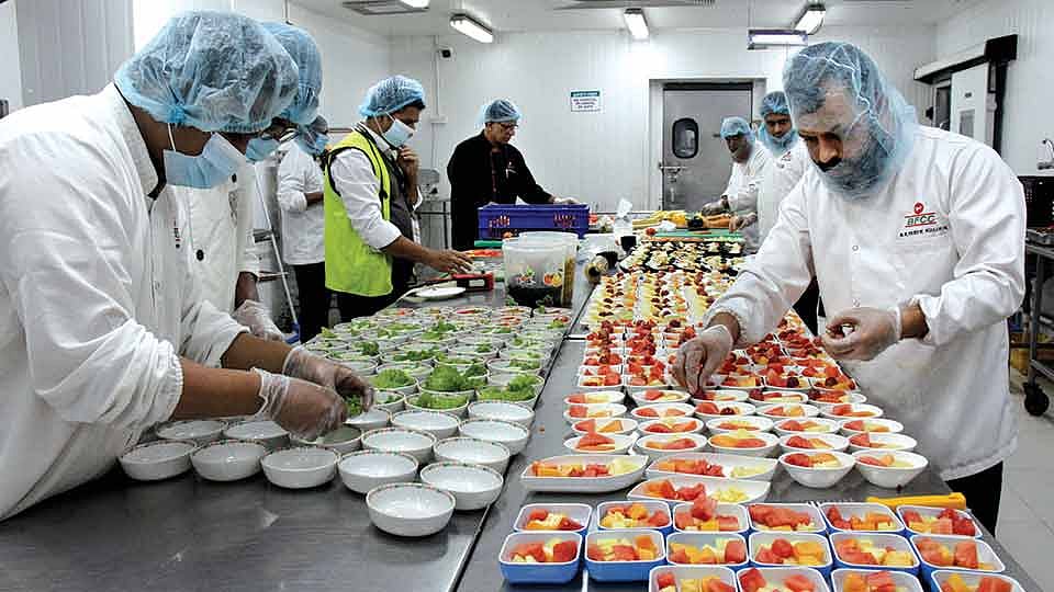 বিমান ফ্লাইট ক্যাটারিং সেন্টারের উৎপাদন শাখায় কিচেন ও বেকারি ইউনিটে ইন্টার্নশিপে ভর্তির প্রক্রিয়া শুরু হয়েছে