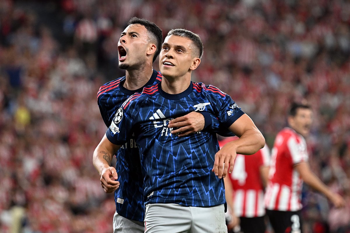 আর্সেনালের দুই গোলদাতা গ্যাব্রিয়েল মার্তিনেল্লি ও লিয়ান্দ্রো ত্রোসারের উচ্ছ্বাস