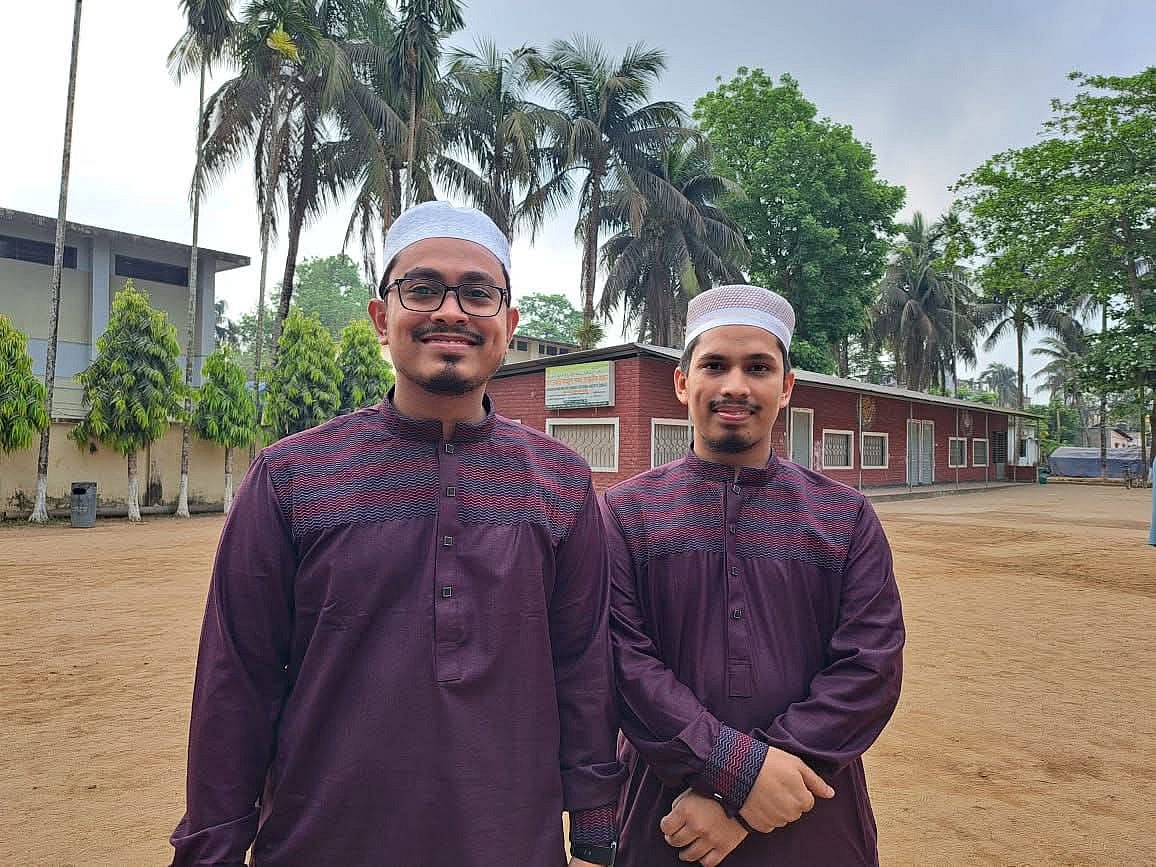 ডাকসু ভিপি সাদিক কায়েমের সঙ্গে ছোট ভাই আবু আয়াজ