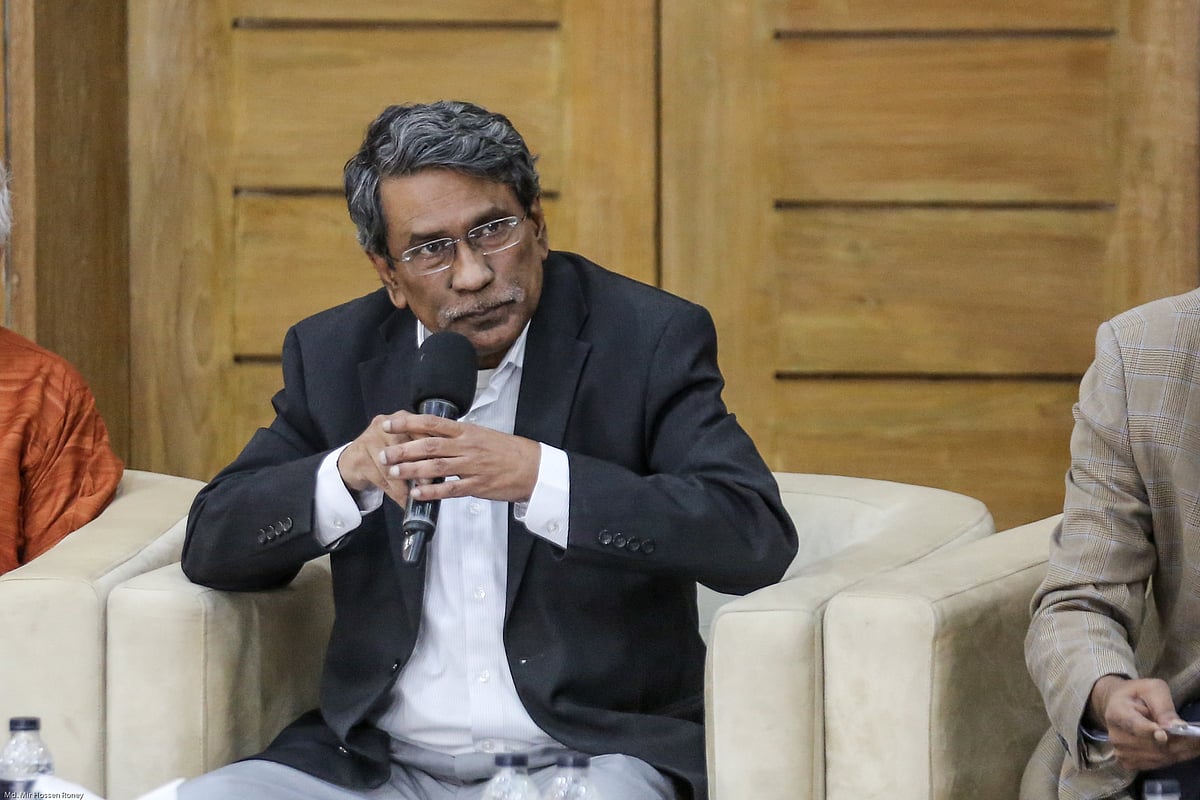 জুলাই জাতীয় সনদ বাস্তবায়নের উপায় নিয়ে রাজনৈতিক দলগুলোর সঙ্গে জাতীয় ঐকমত্য কমিশনের বৈঠকে কথা বলেন কমিশনের সহসভাপতি অধ্যাপক আলী রীয়াজ। বুধবার রাজধানীর ফরেন সার্ভিস একাডেমিতে