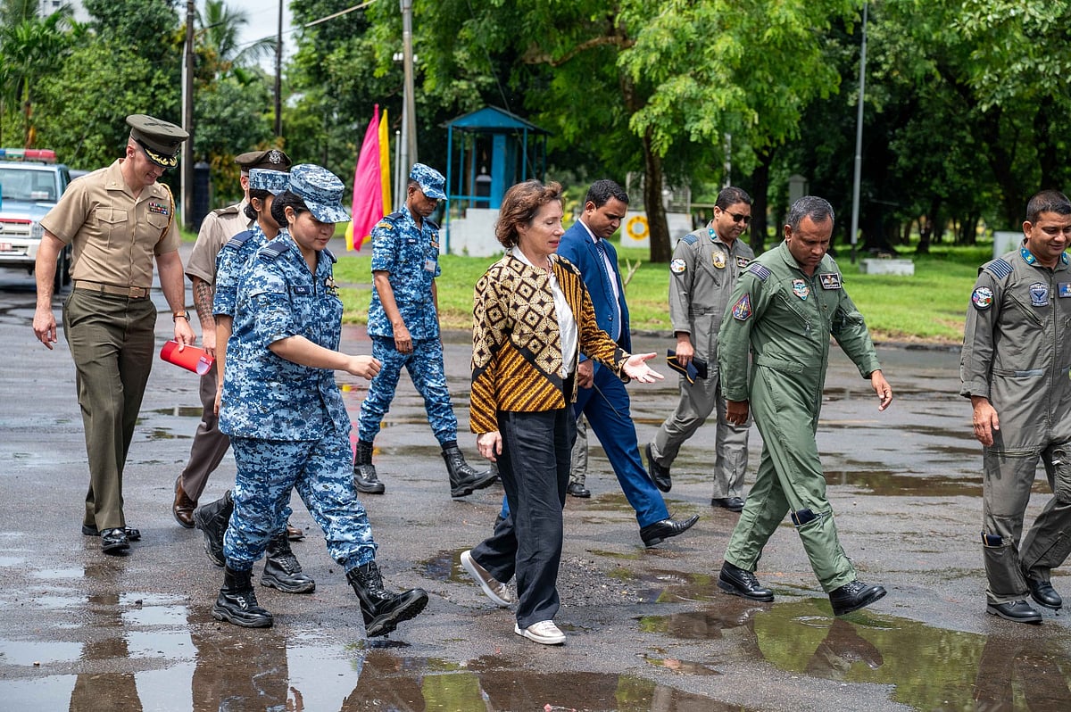 চট্টগ্রামের জহুরুল হক বিমানঘাঁটিতে প্যাসিফিক অ্যাঞ্জেল ২৫-৩ মহড়ায় অংশ নিয়েছেন যুক্তরাষ্ট্র, বাংলাদেশ ও শ্রীলঙ্কার বিমানবাহিনীর সদস্যরা