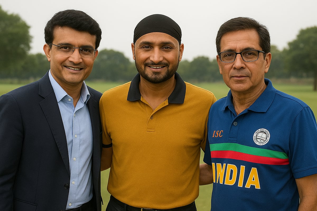 সৌরভ গাঙ্গুলী, হরভজন সিং ও কিরণ মোরে (বাঁ থেকে)