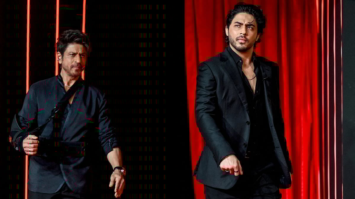 শাহরুখ খান ও আরিয়ান খান। এএফপি