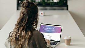 সিভির এক ভুলেই হাতছাড়া হলো চাকরি: অলিভ অয়েল বিতর্ক থেকে শিক্ষা নিন